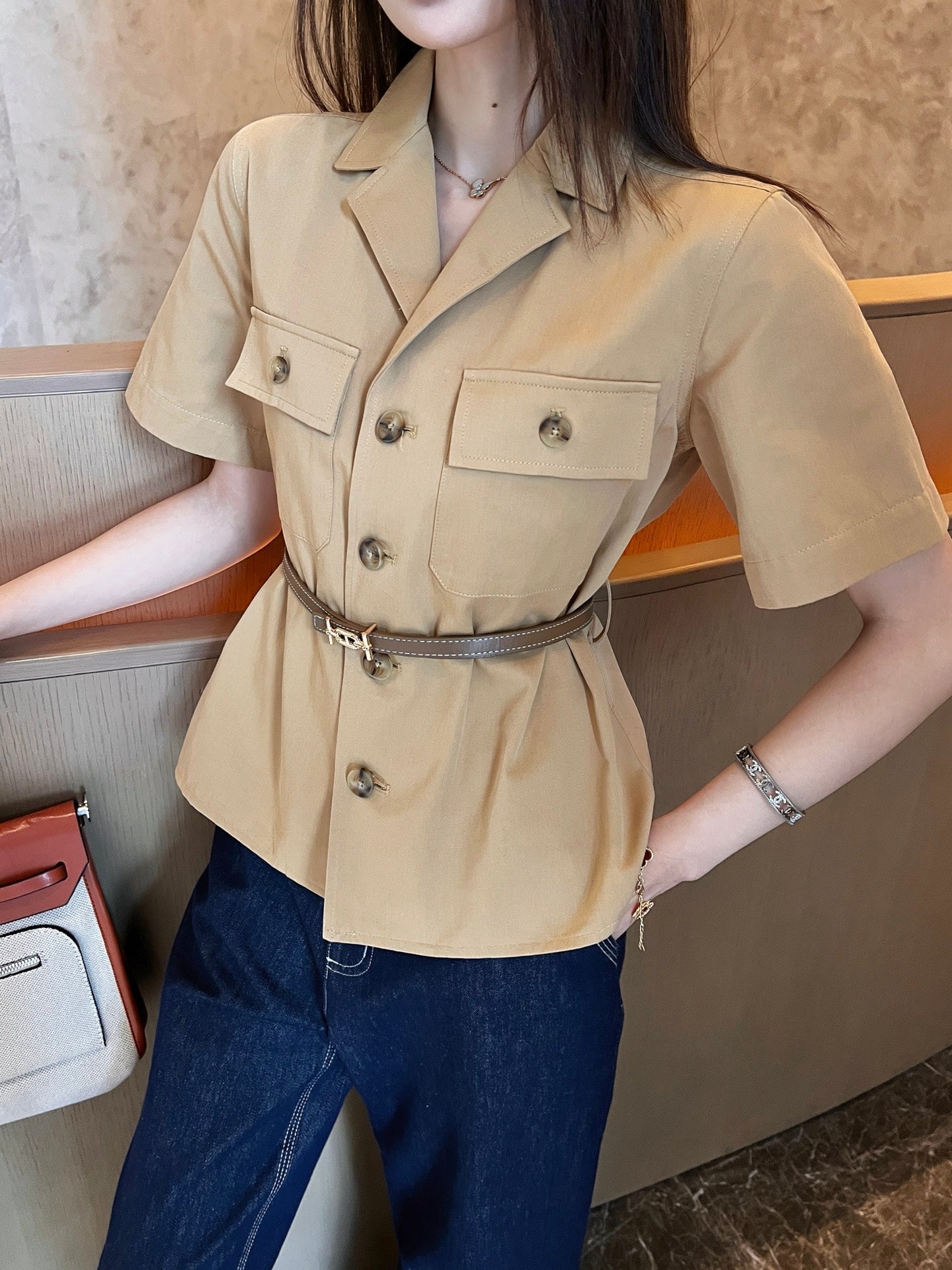 Herm* 25ss short-sleeve belted top