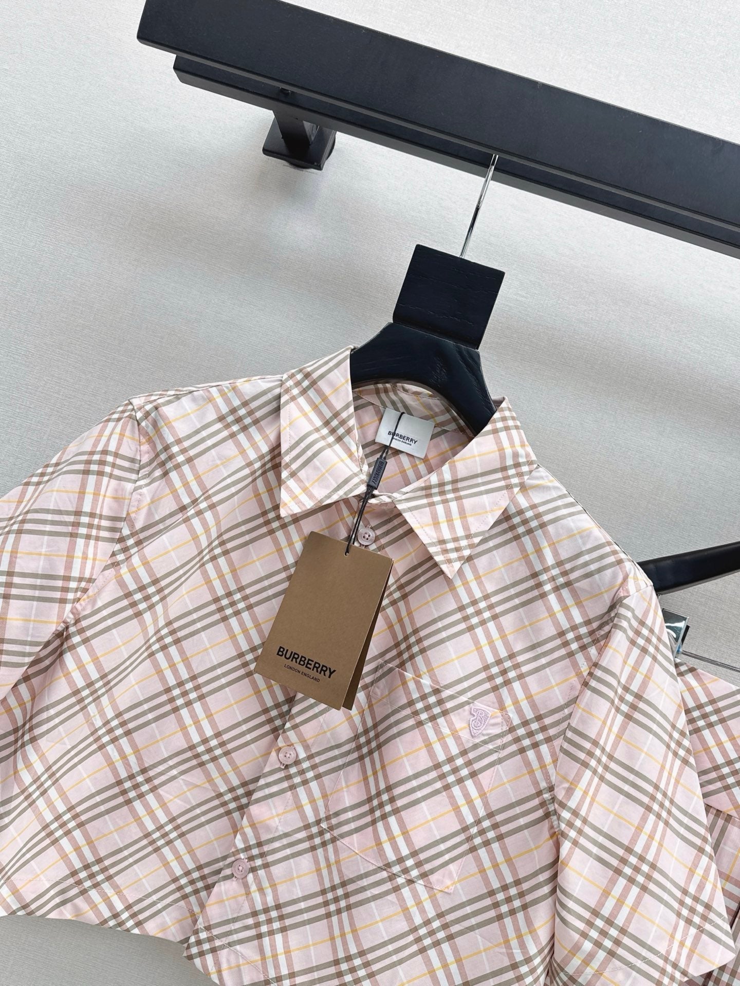 Bur* 25ss check cropped shirt and pleated skirt set