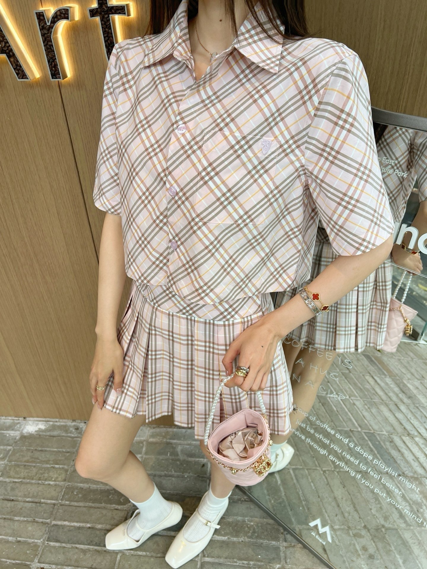 Bur* 25ss check cropped shirt and pleated skirt set