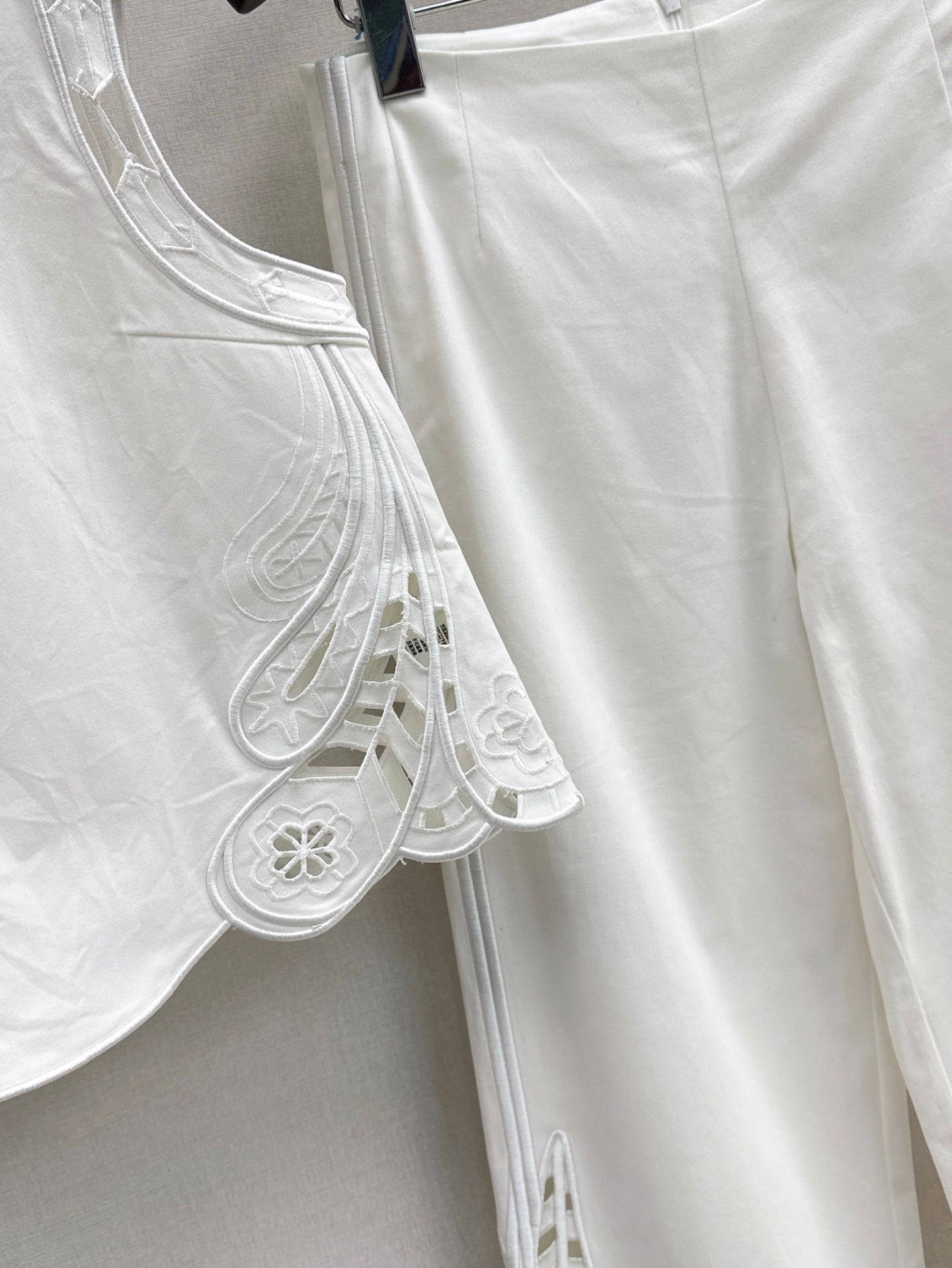 Lor*P 25ss hollow floral embroidered vest and pants set