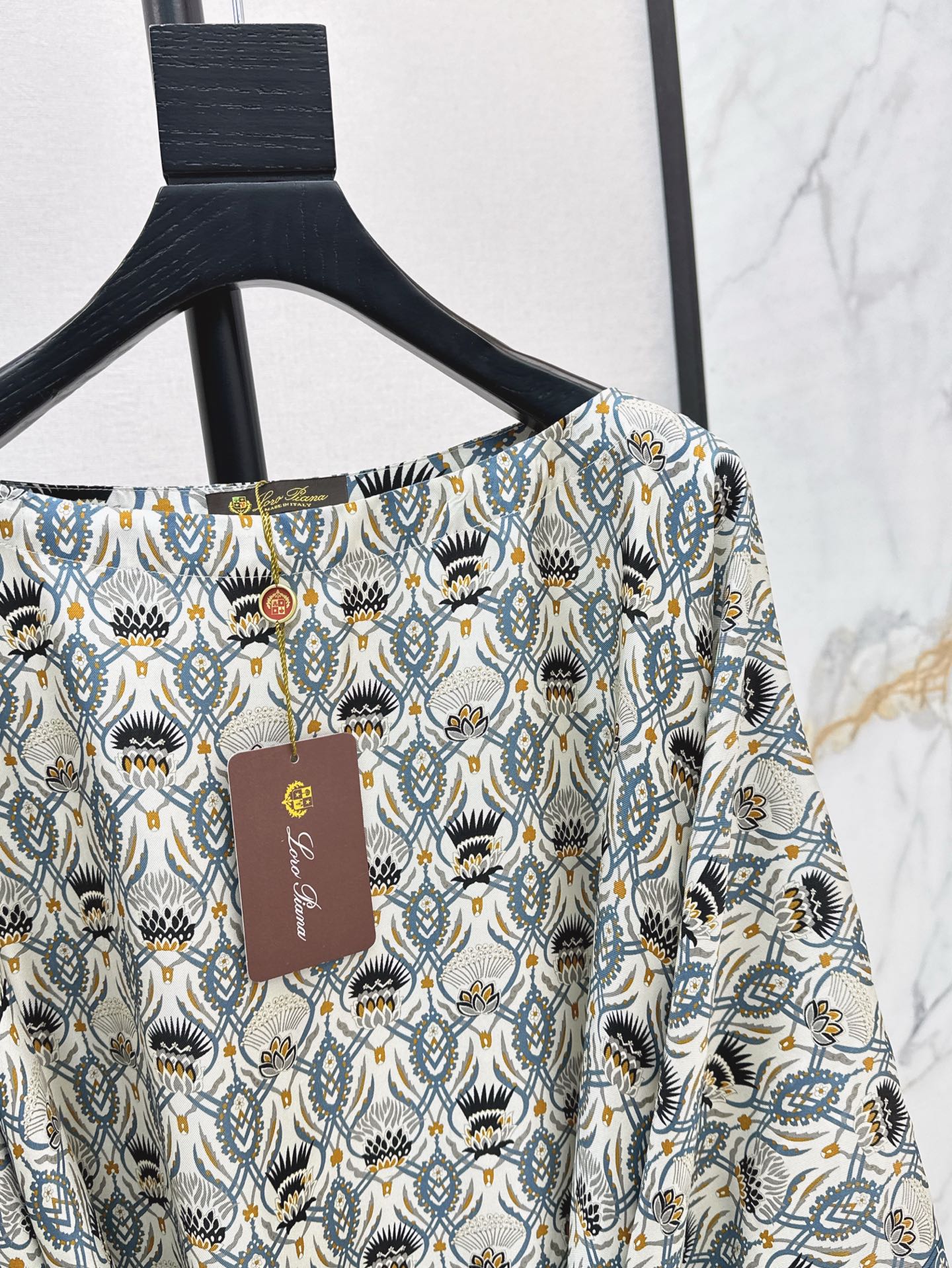 Lor*P 25ss floral silk cape dress