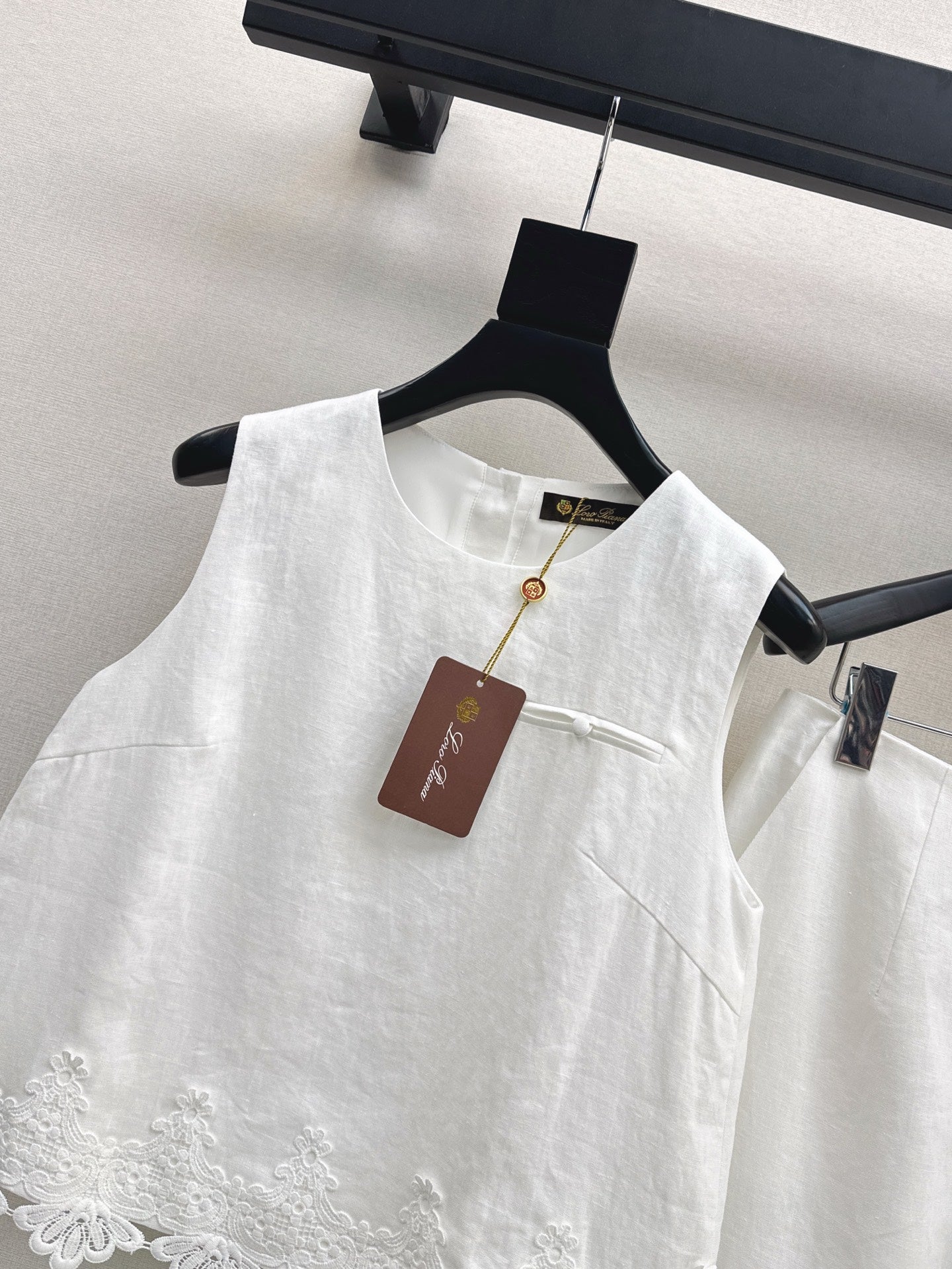 Lor*P 25ss lace trim vest and skirt set