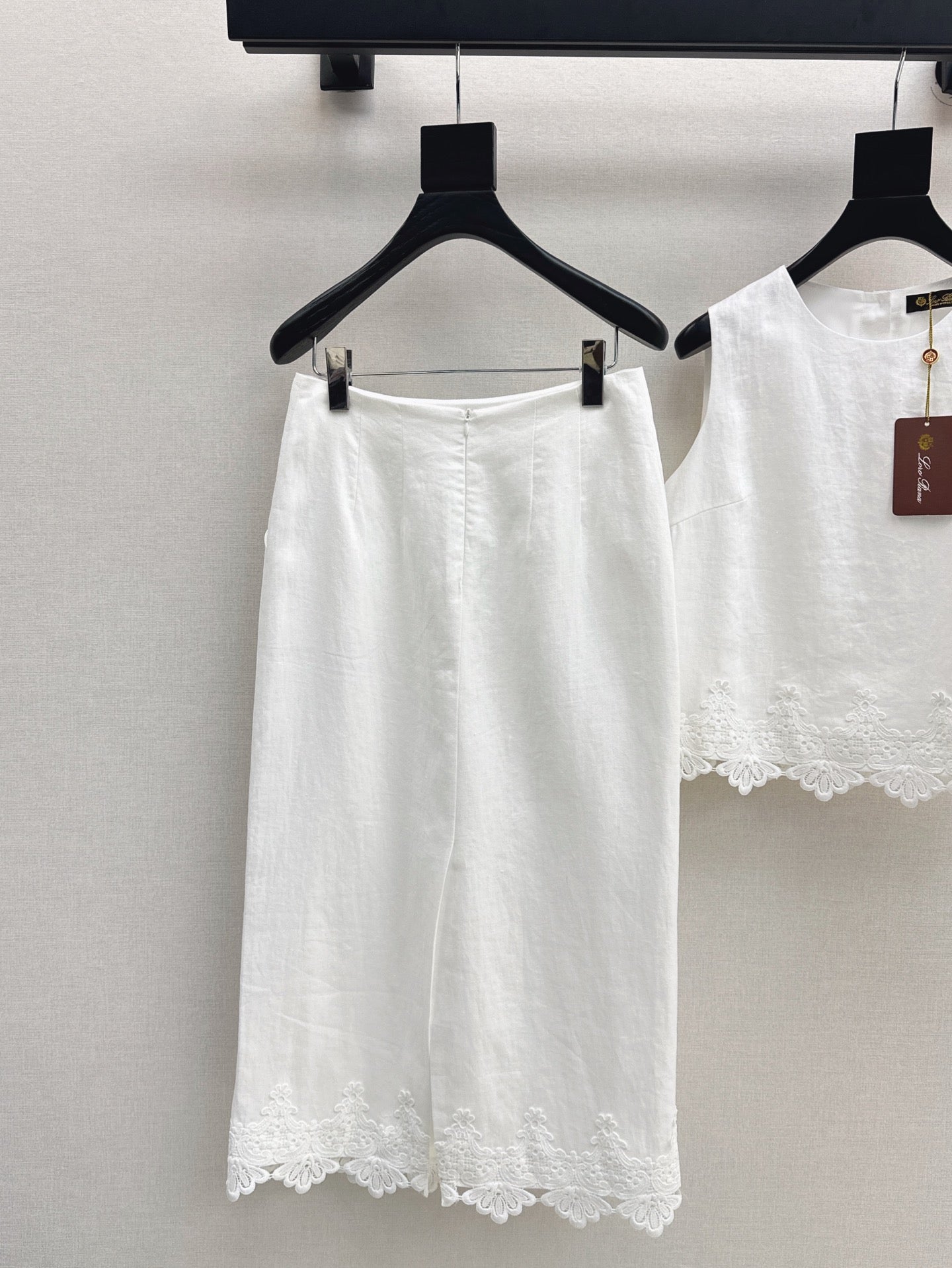 Lor*P 25ss lace trim vest and skirt set