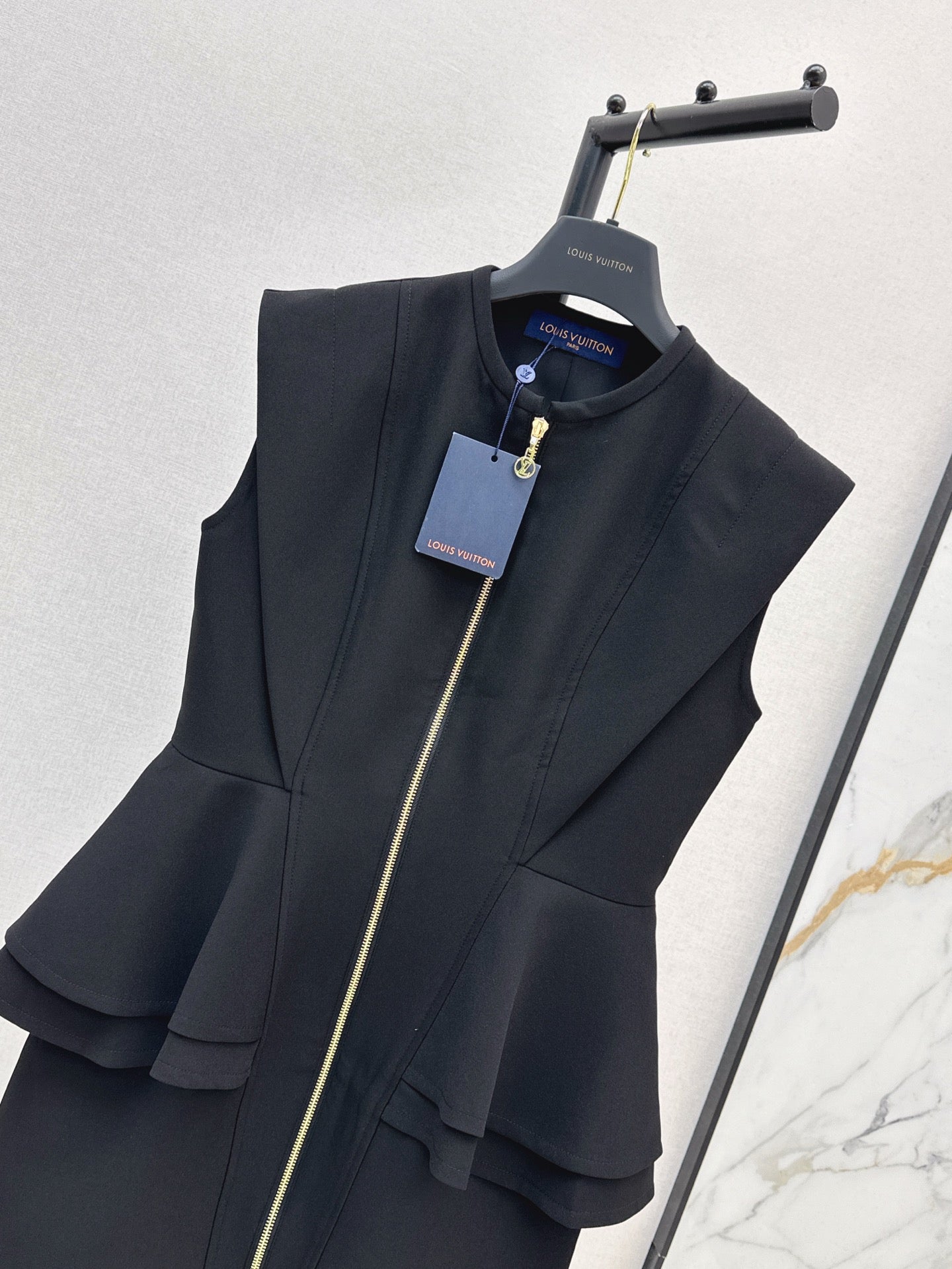 Loui* 25ss zip-up ruffled dress