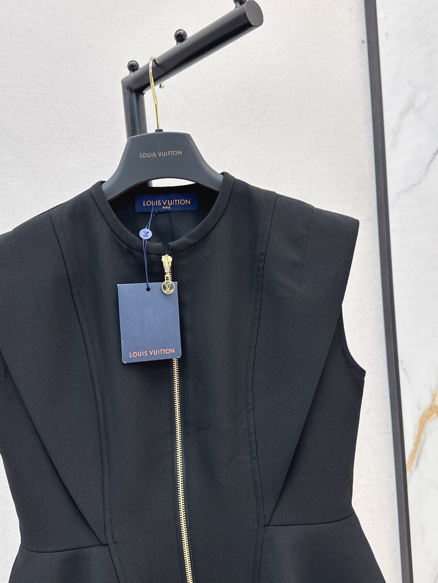 Loui* 25ss zip-up ruffled dress