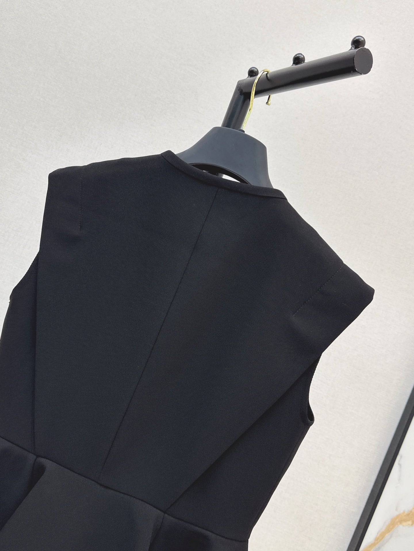 Loui* 25ss zip-up ruffled dress