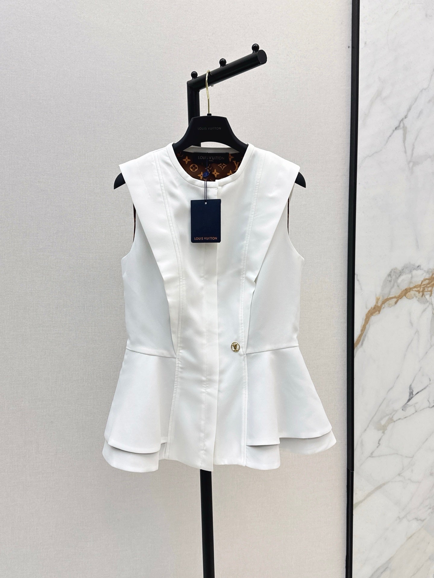 Loui* 25ss poplin ruffled blouse