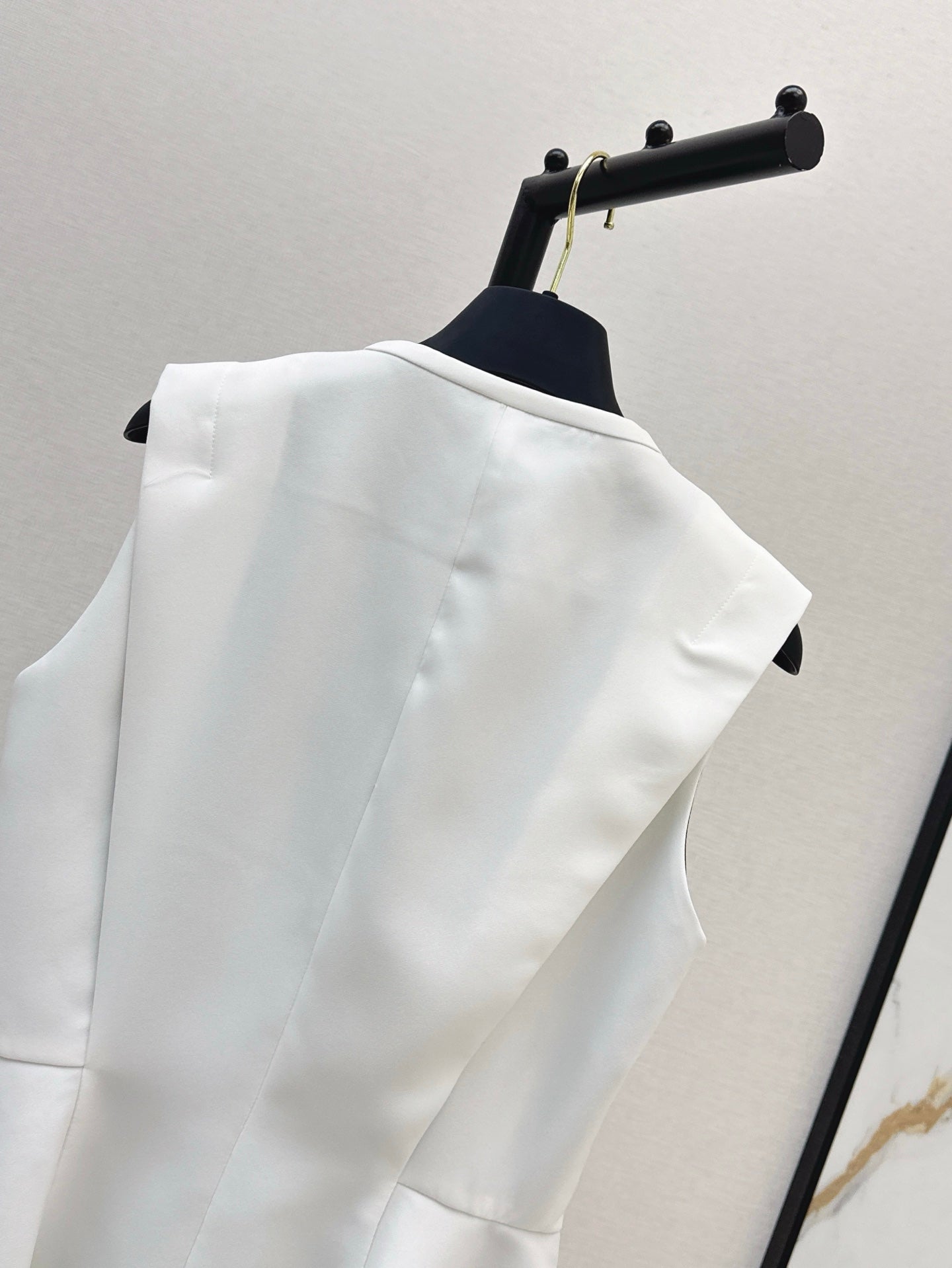 Loui* 25ss poplin ruffled blouse