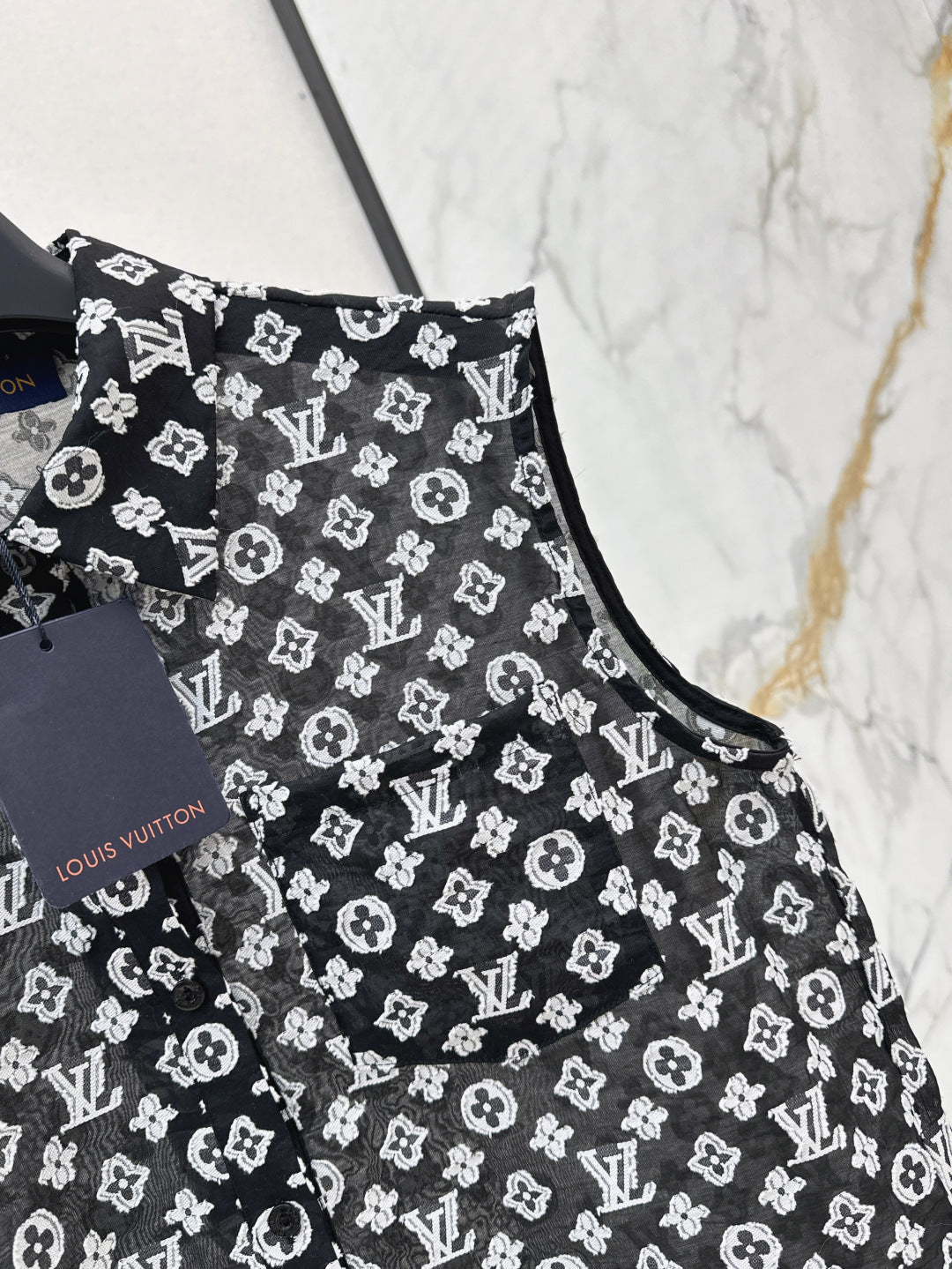 Loui* 25ss jacquard sleeveless shirt