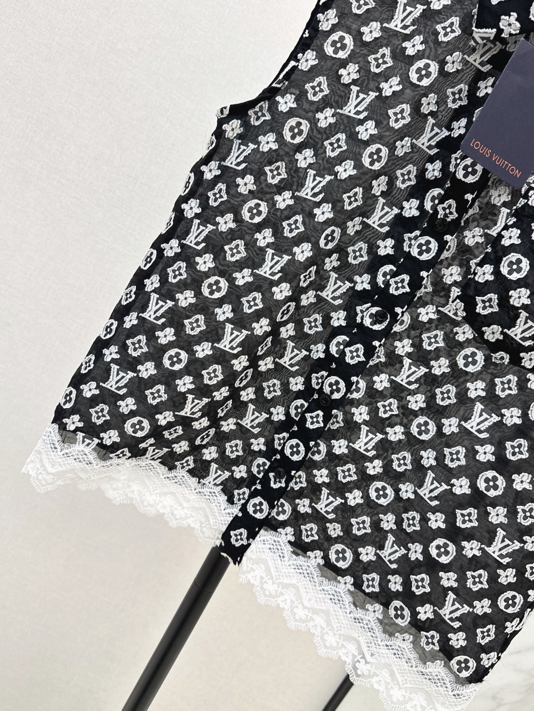 Loui* 25ss jacquard sleeveless shirt