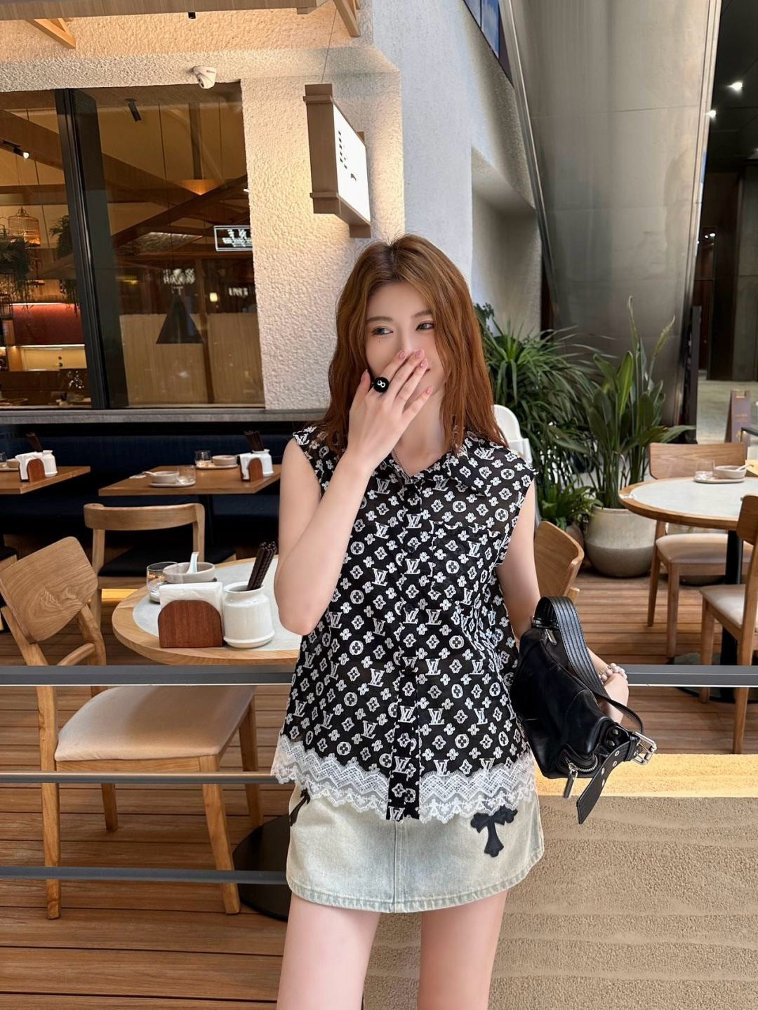 Loui* 25ss jacquard sleeveless shirt