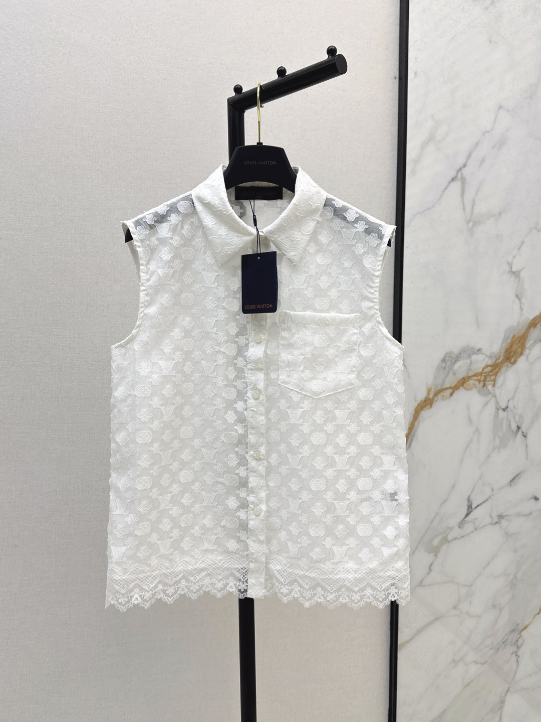 Loui* 25ss jacquard sleeveless shirt