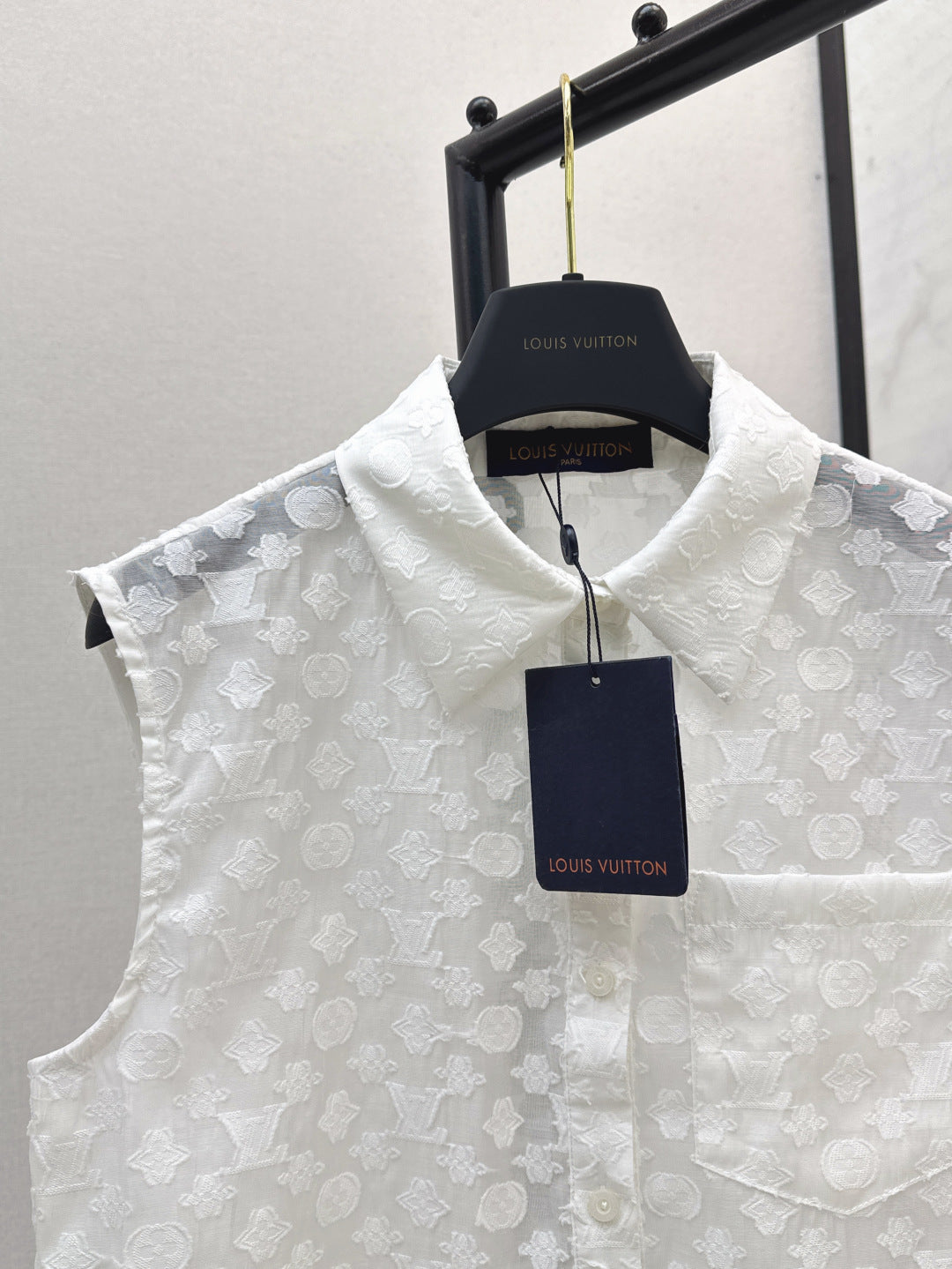 Loui* 25ss jacquard sleeveless shirt