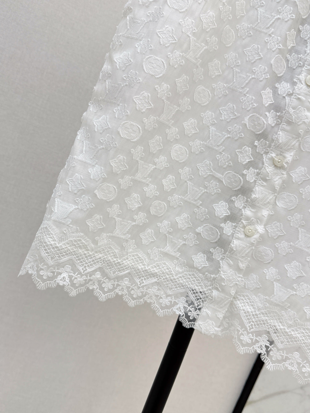 Loui* 25ss jacquard sleeveless shirt