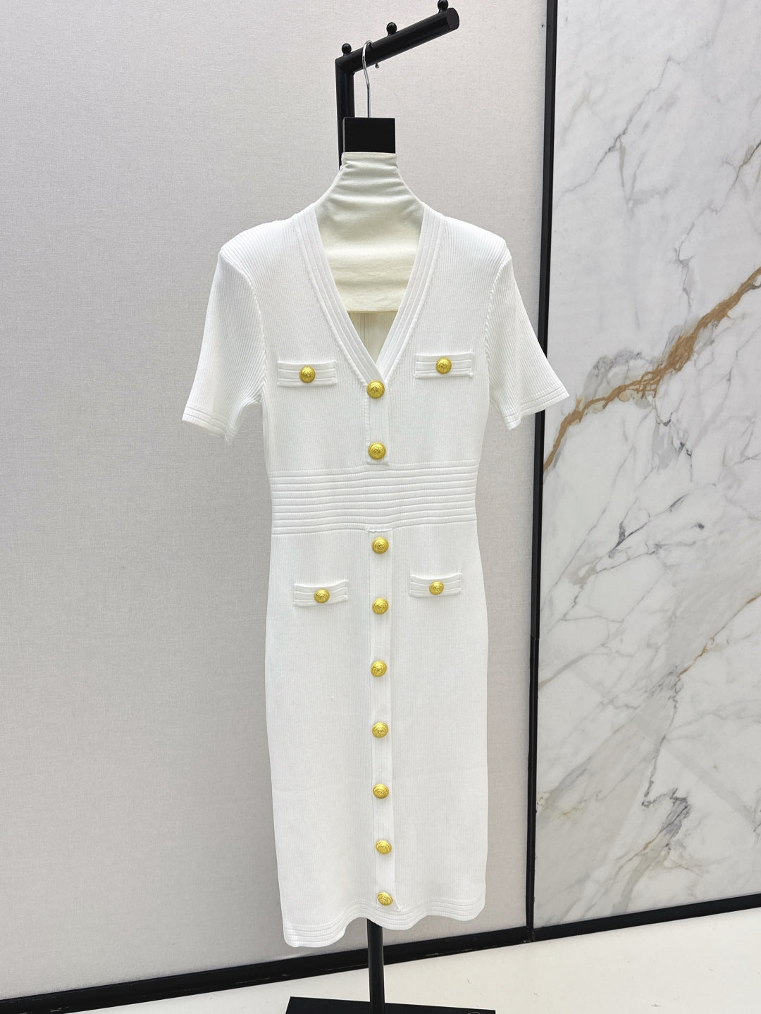 Balm* 25ss knit bodycon dress with gold buttons