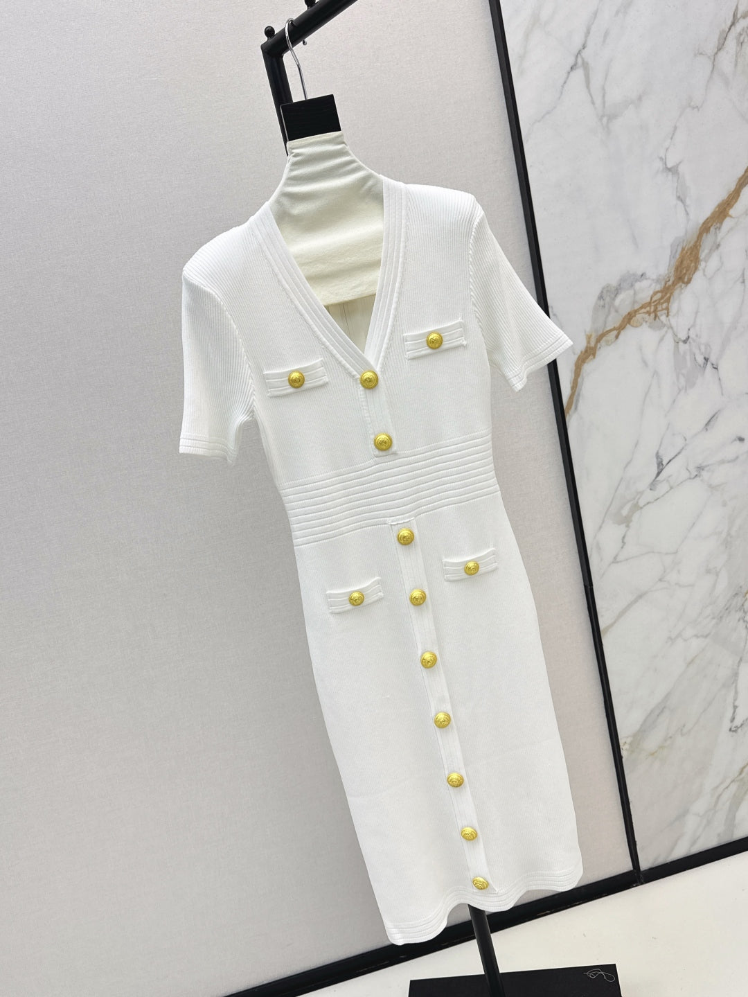 Balm* 25ss knit bodycon dress with gold buttons