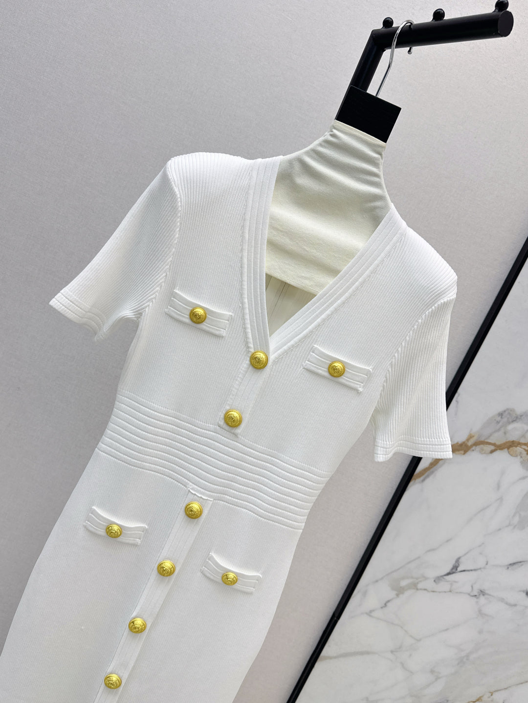 Balm* 25ss knit bodycon dress with gold buttons