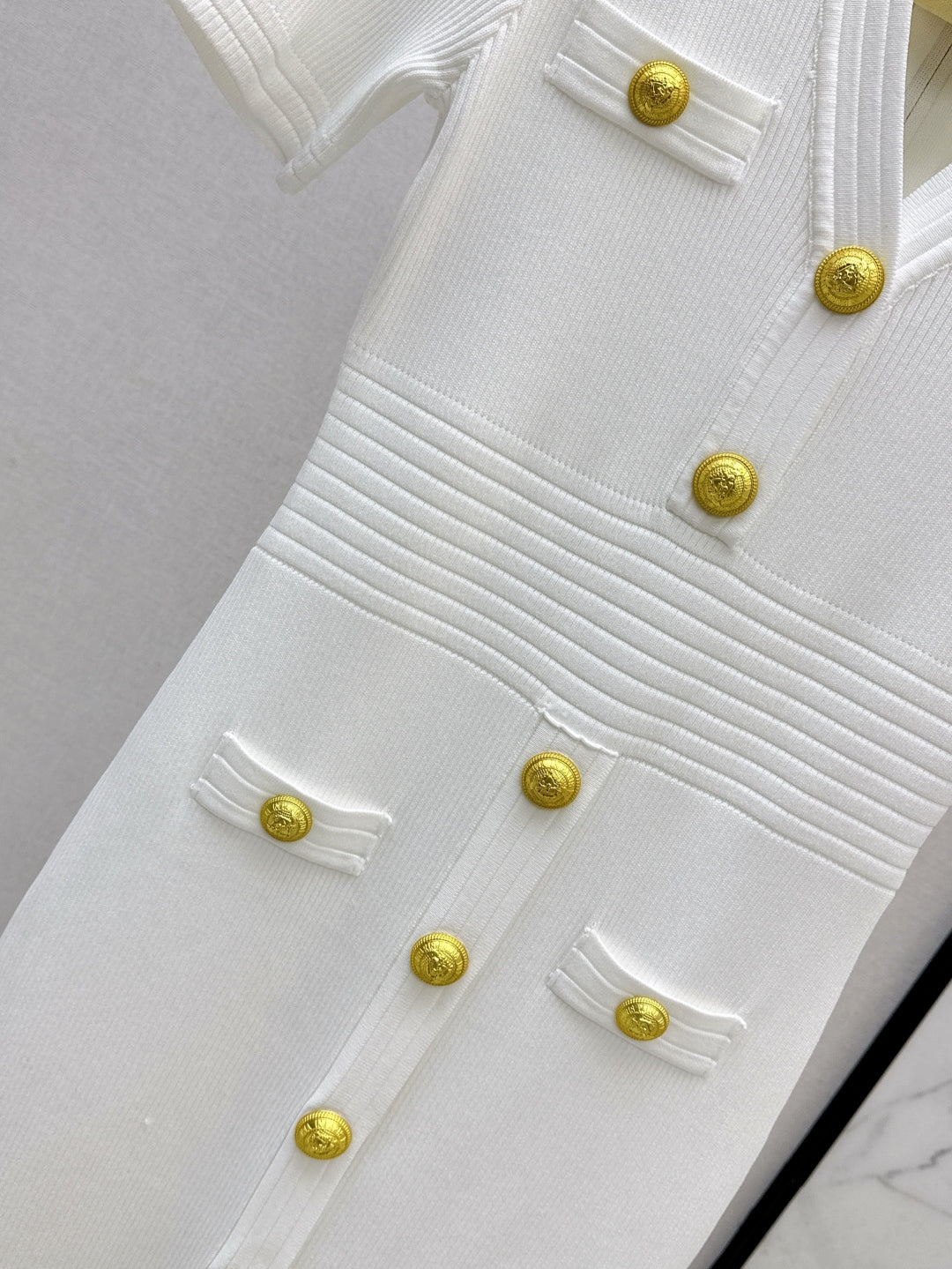 Balm* 25ss knit bodycon dress with gold buttons