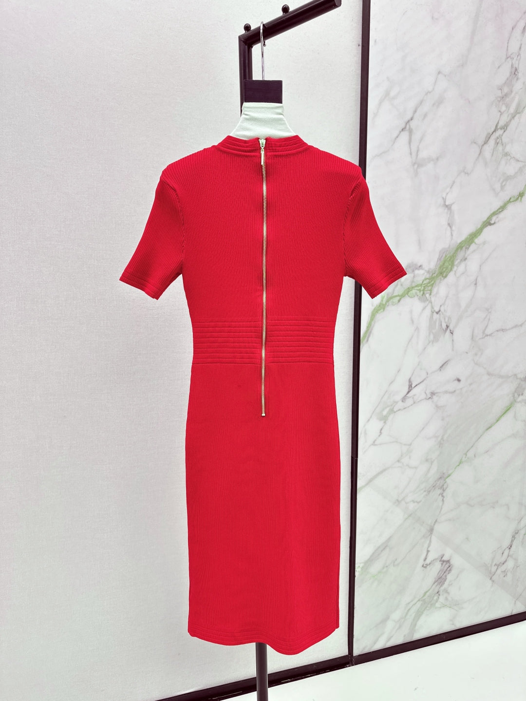 Balm* 25ss knit bodycon dress with gold buttons