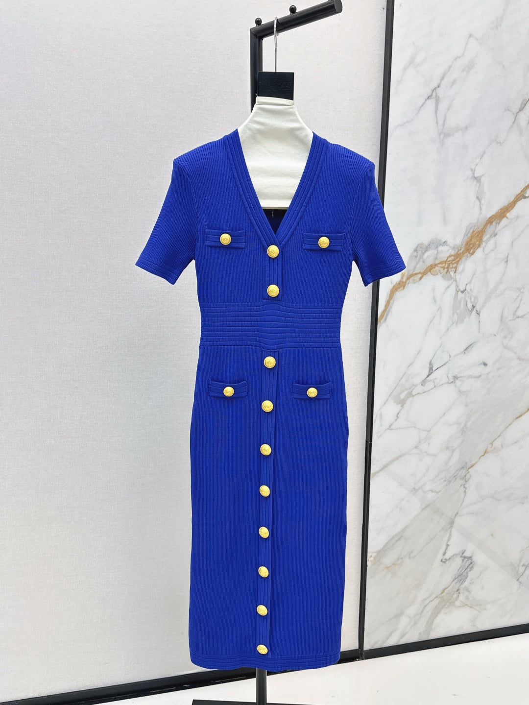 Balm* 25ss knit bodycon dress with gold buttons