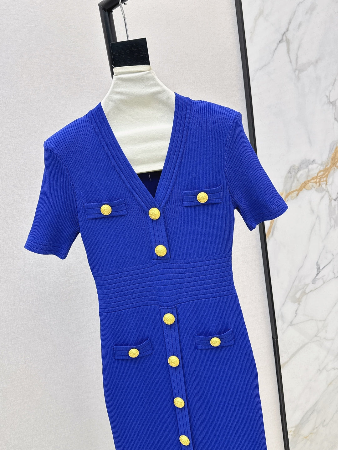 Balm* 25ss knit bodycon dress with gold buttons