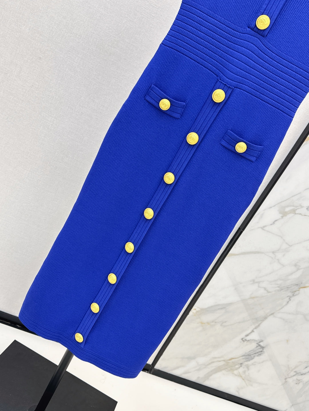 Balm* 25ss knit bodycon dress with gold buttons