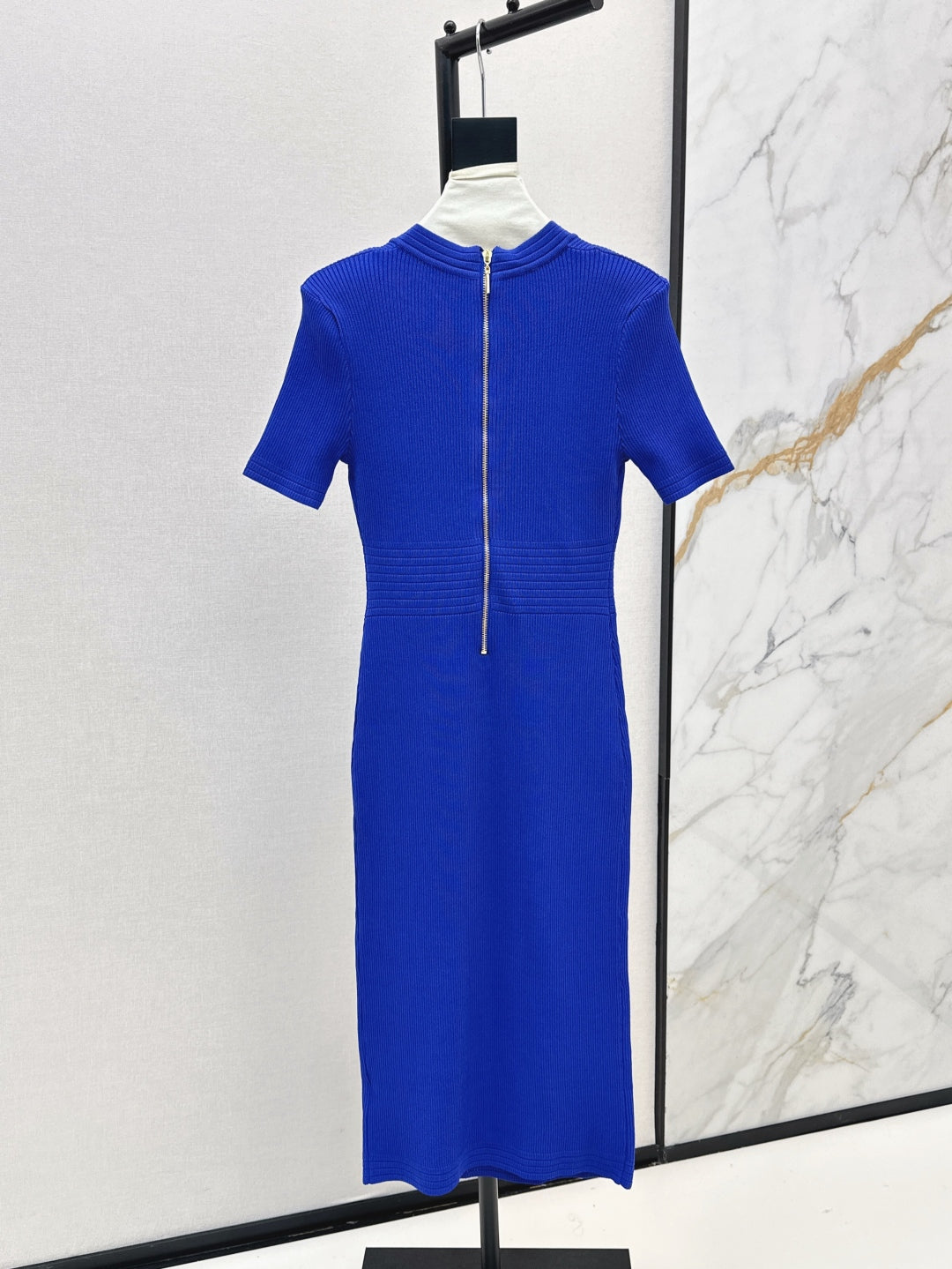 Balm* 25ss knit bodycon dress with gold buttons