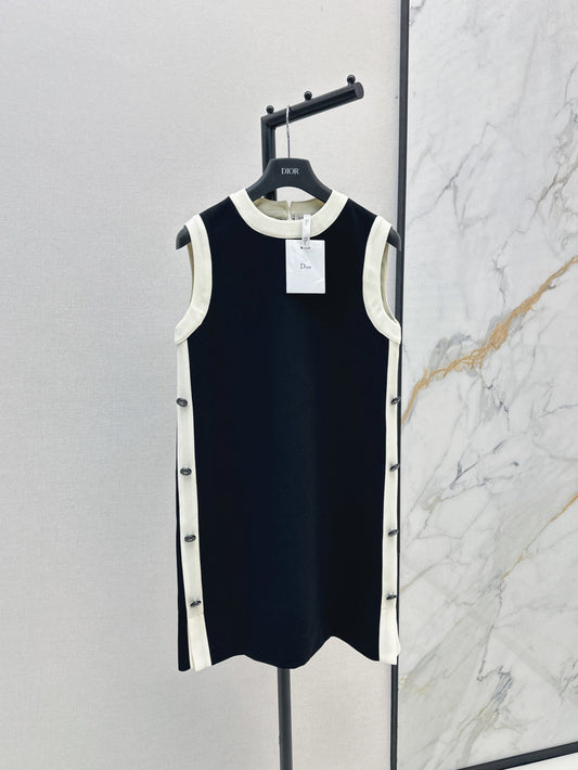 D*r 25ss short straight dress with buttons on the side