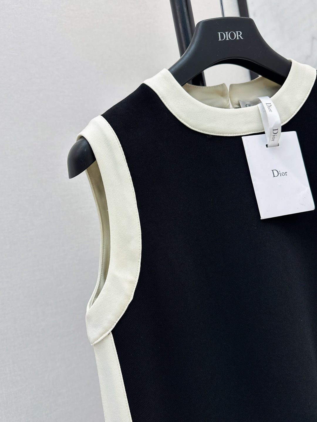 D*r 25ss short straight dress with buttons on the side