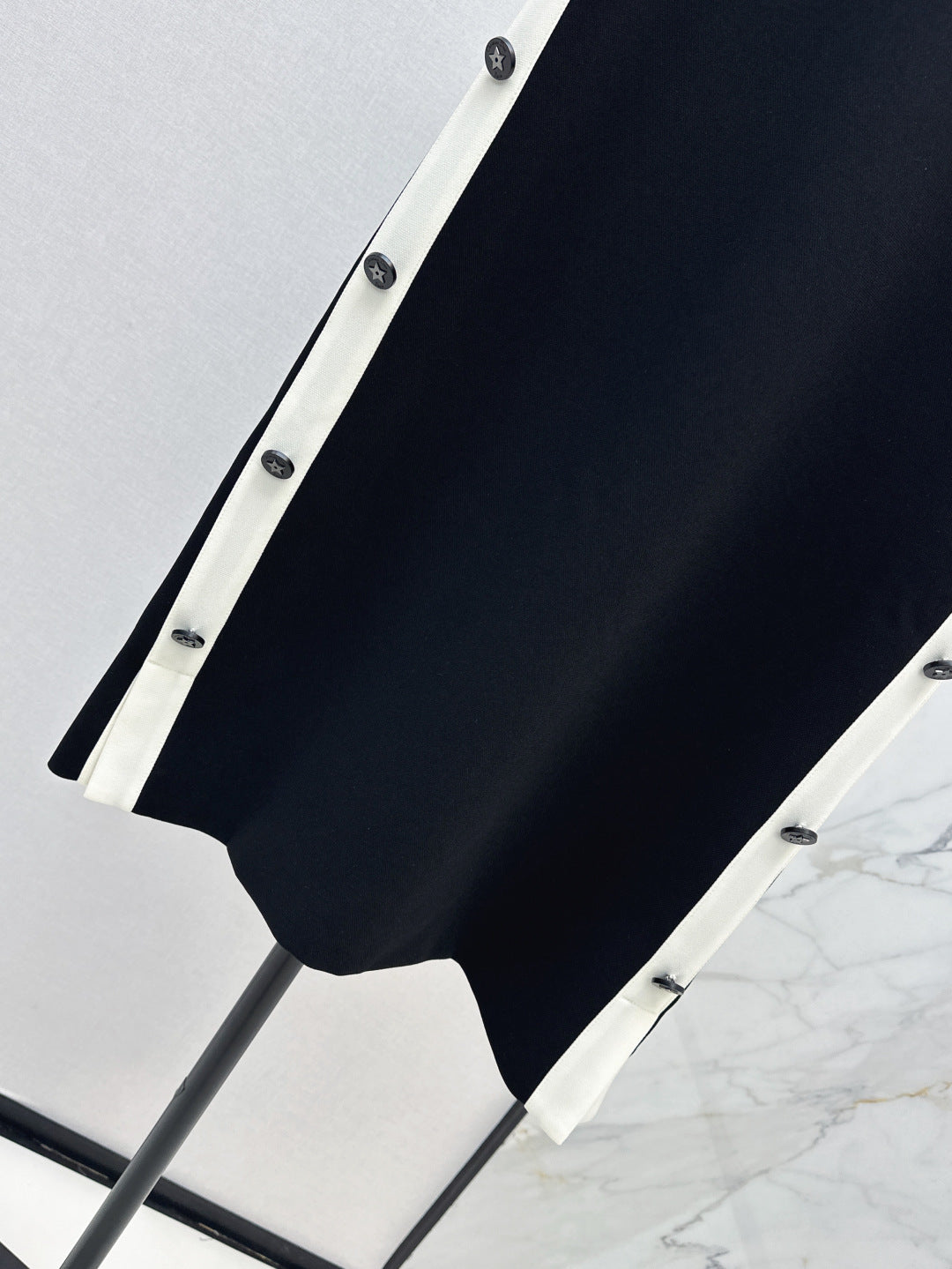 D*r 25ss short straight dress with buttons on the side