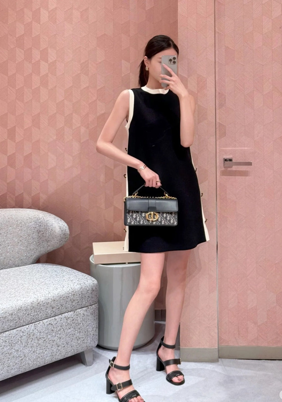 D*r 25ss short straight dress with buttons on the side