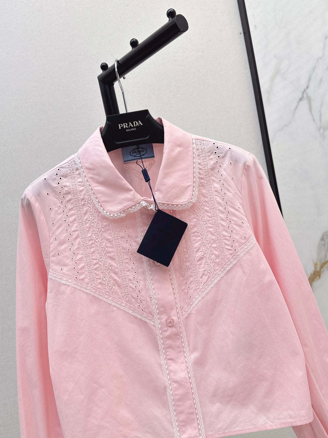 Pra* 25ss emboridered corpped shirt