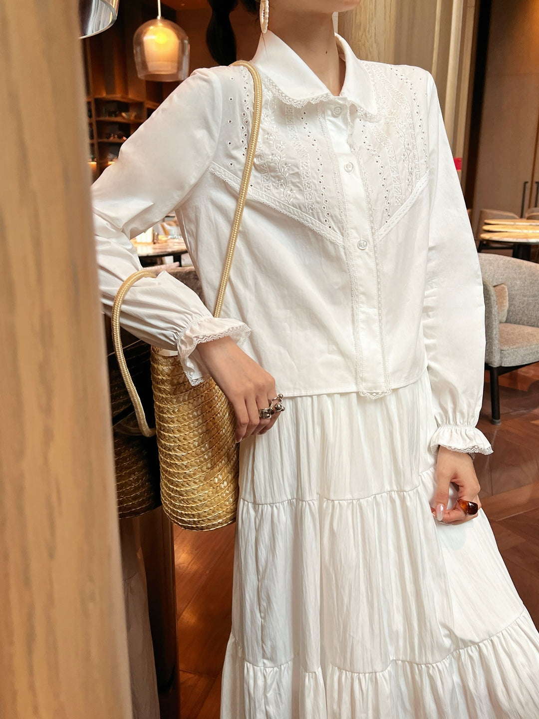 Pra* 25ss emboridered corpped shirt