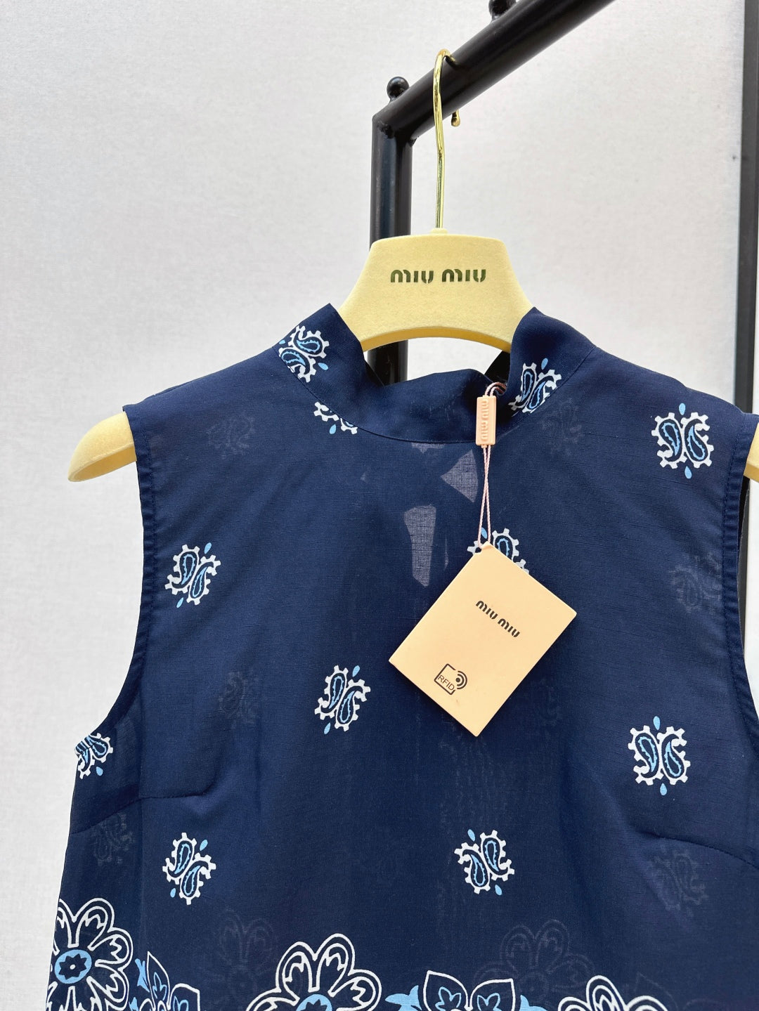 M*u 25ss printed linen vest and skirt set