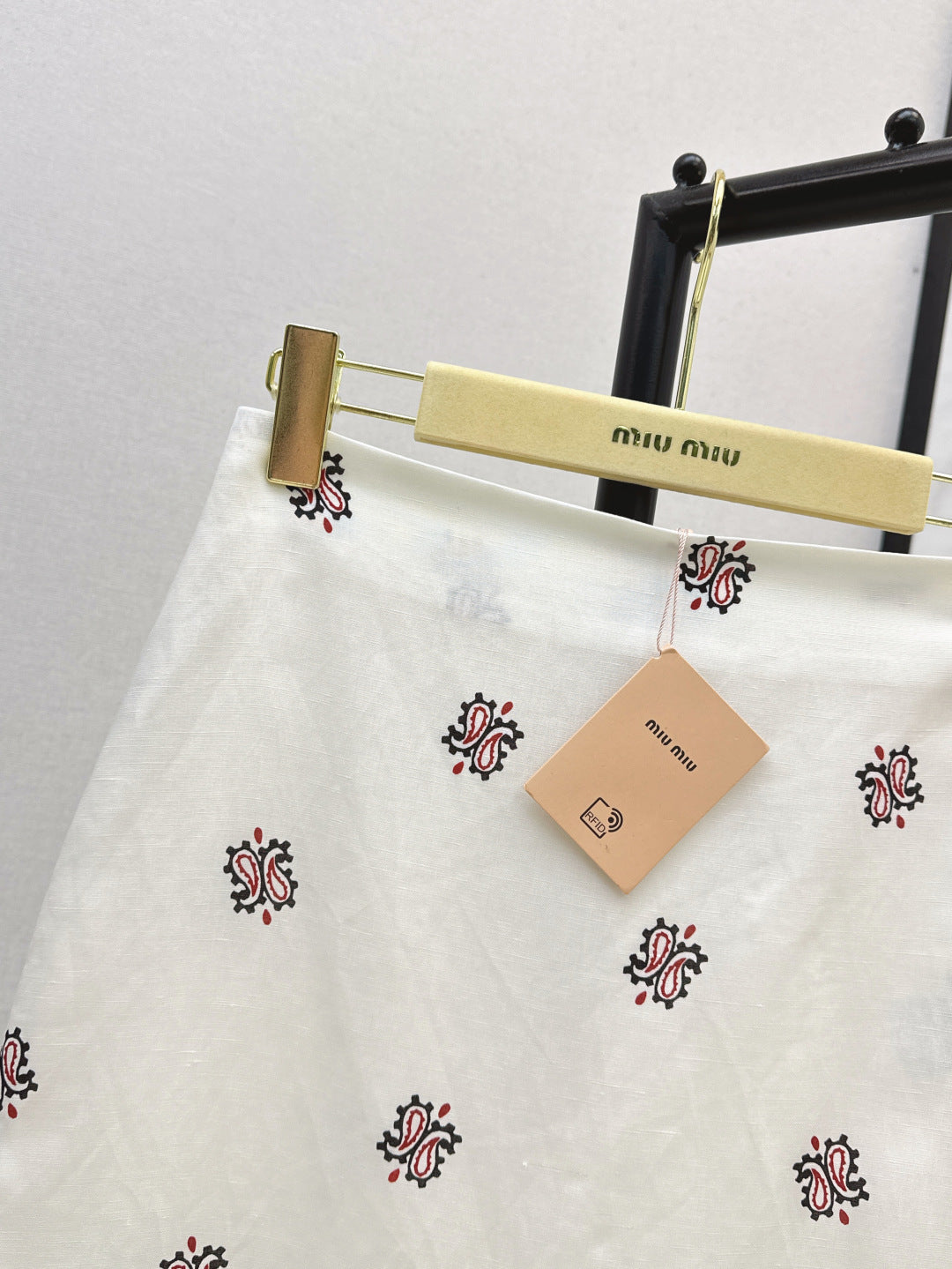 M*u 25ss printed linen vest and skirt set