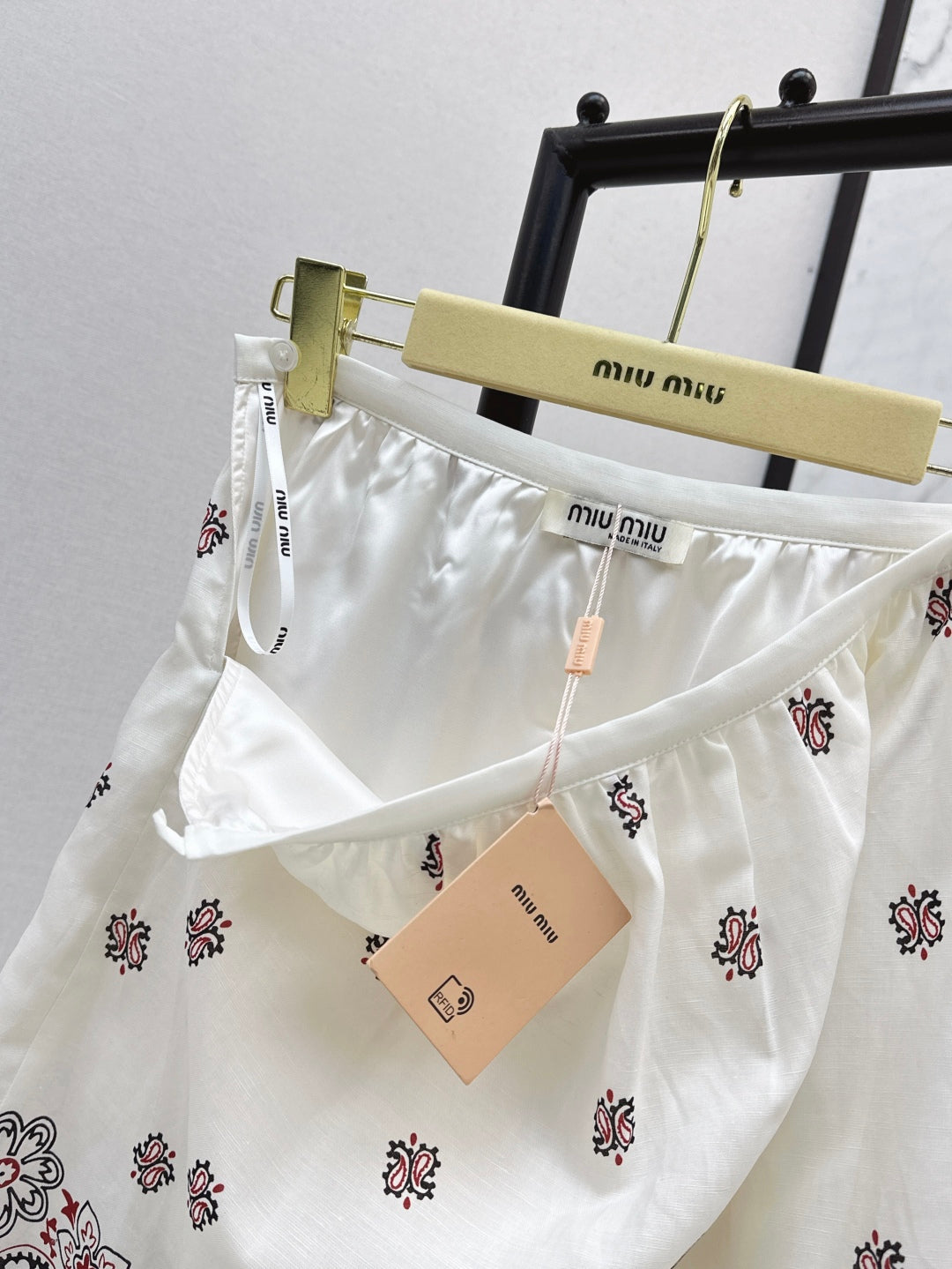 M*u 25ss printed bandana top and skirt set