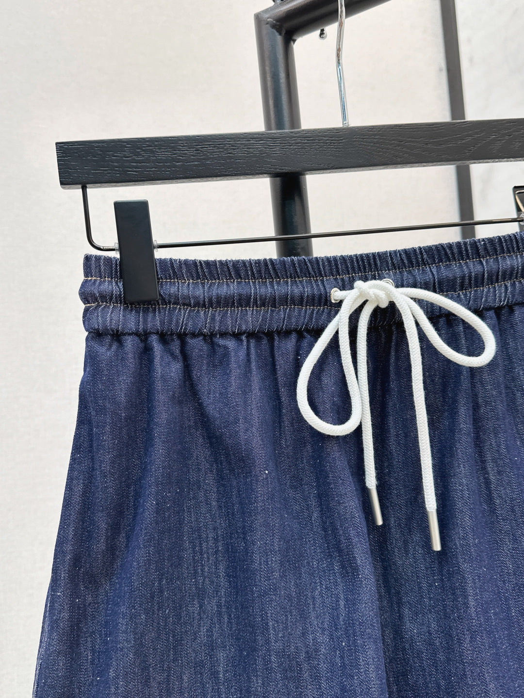 Zim* 25ss tassel trim drawstring denim shorts