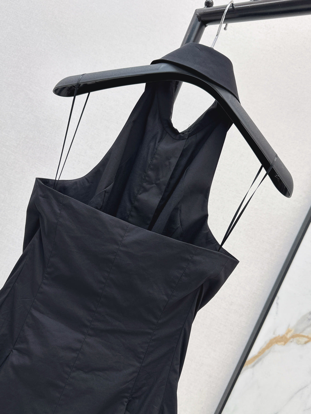 Balm* 25ss A-line backless poplin dress