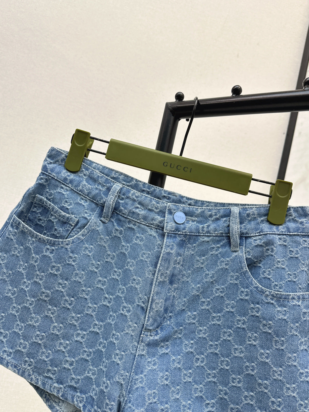 Gu* 25ss GG jacquard denim shorts