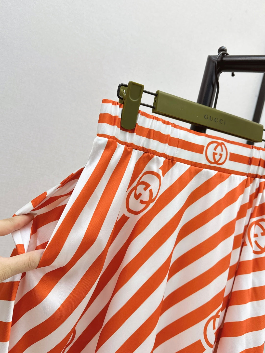 Gu* 25ss printed elastic waist skirt