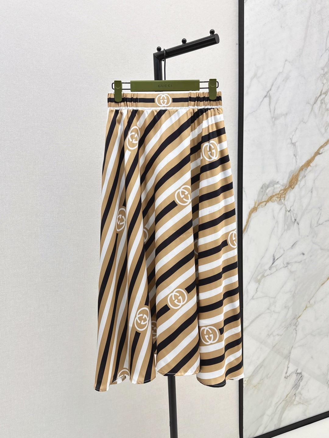 Gu* 25ss printed elastic waist skirt