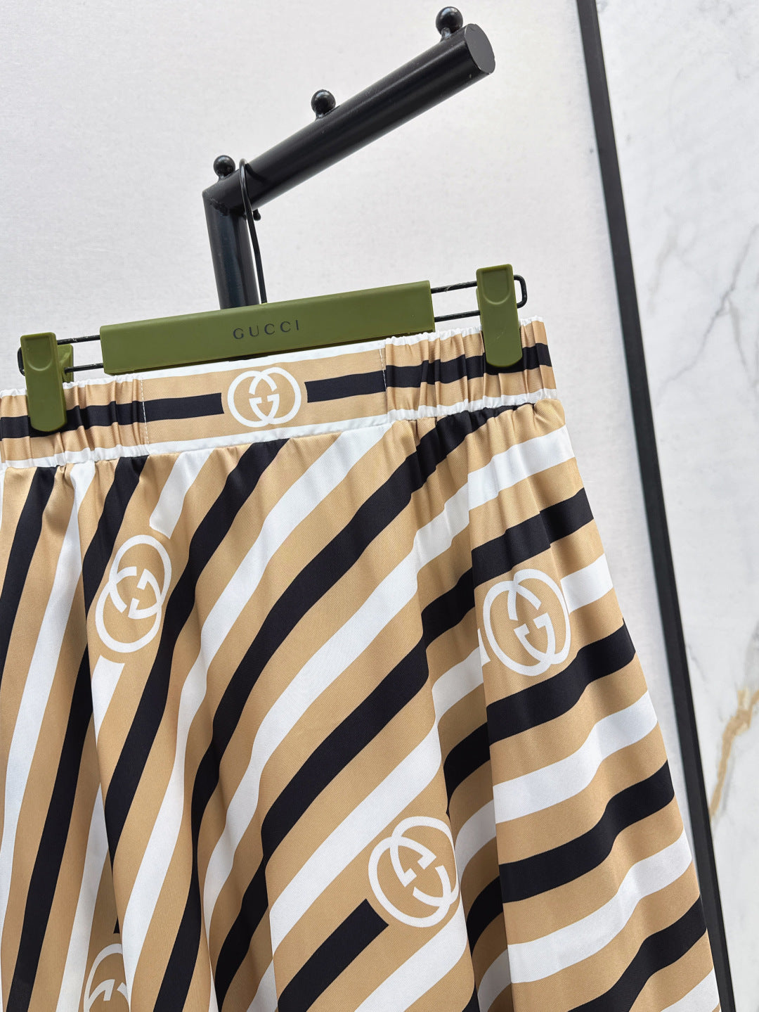 Gu* 25ss printed elastic waist skirt