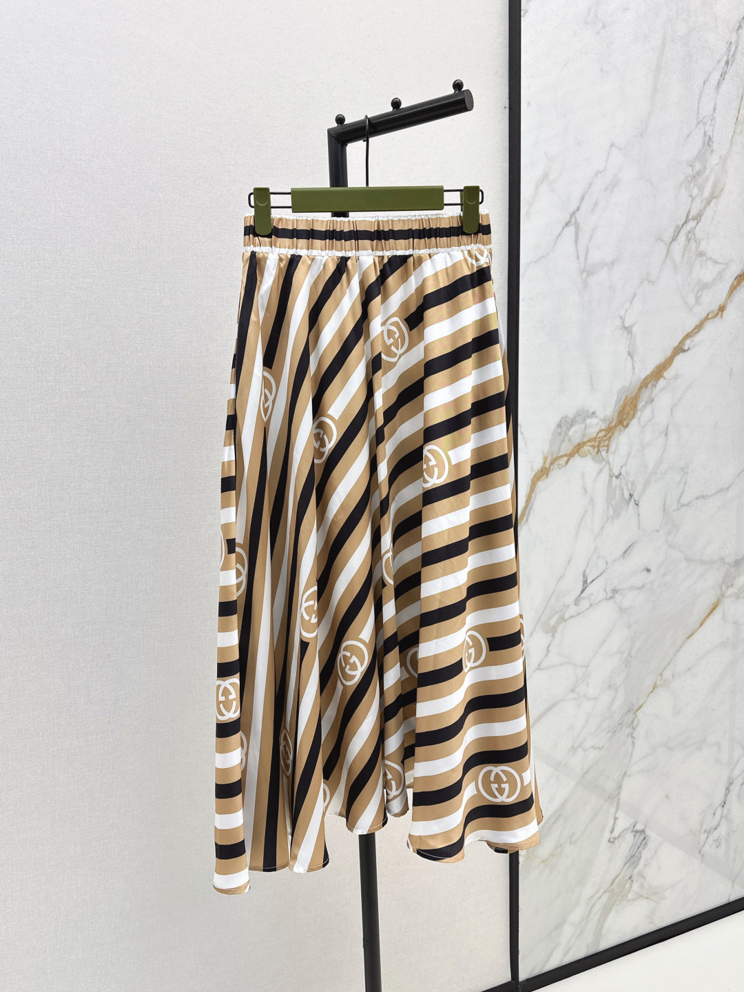 Gu* 25ss printed elastic waist skirt