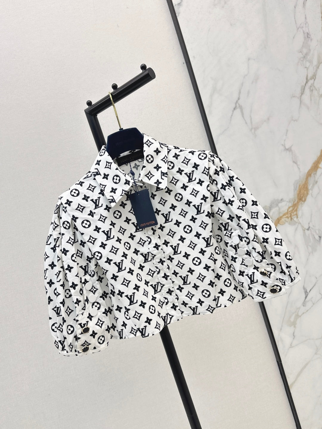 Loui* 25ss monogram cropped shirt