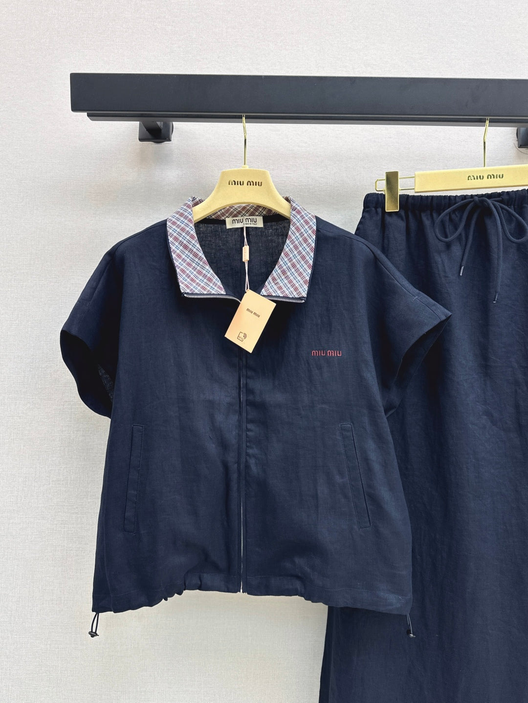 M*u 25ss zipper short-sleeve top and skirt set