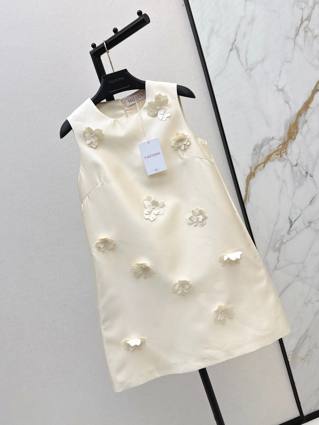 Valen* 3D flower sleeveless dress