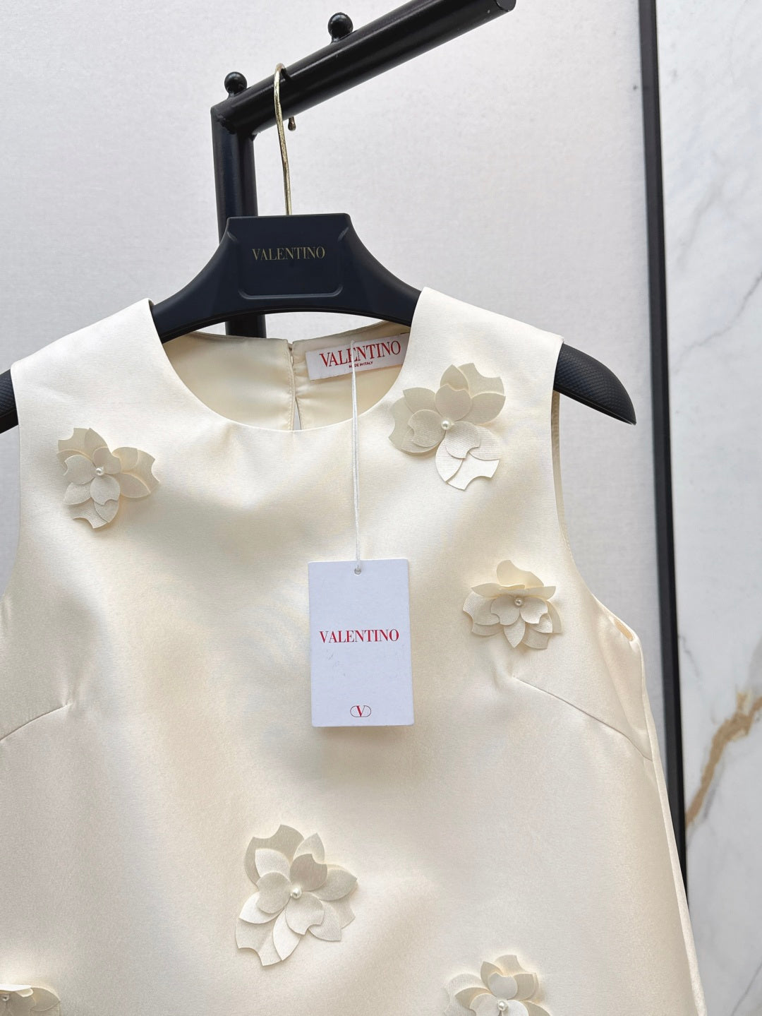 Valen* 3D flower sleeveless dress