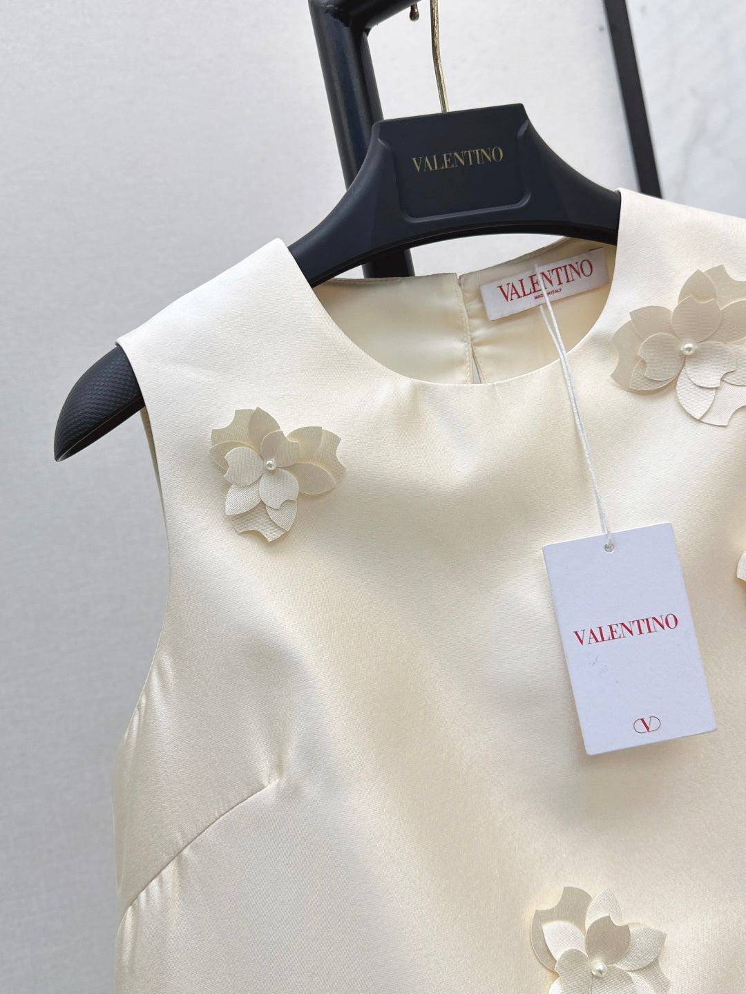 Valen* 3D flower sleeveless dress