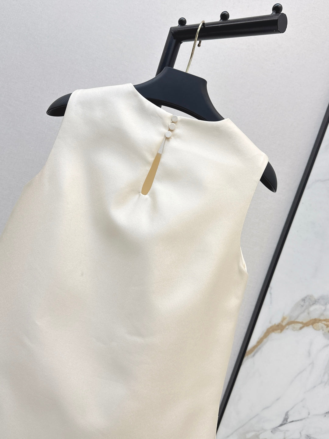 Valen* 3D flower sleeveless dress