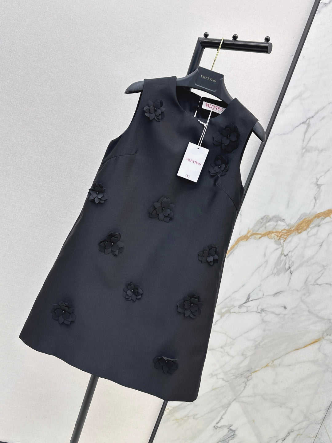 Valen* 3D flower sleeveless dress